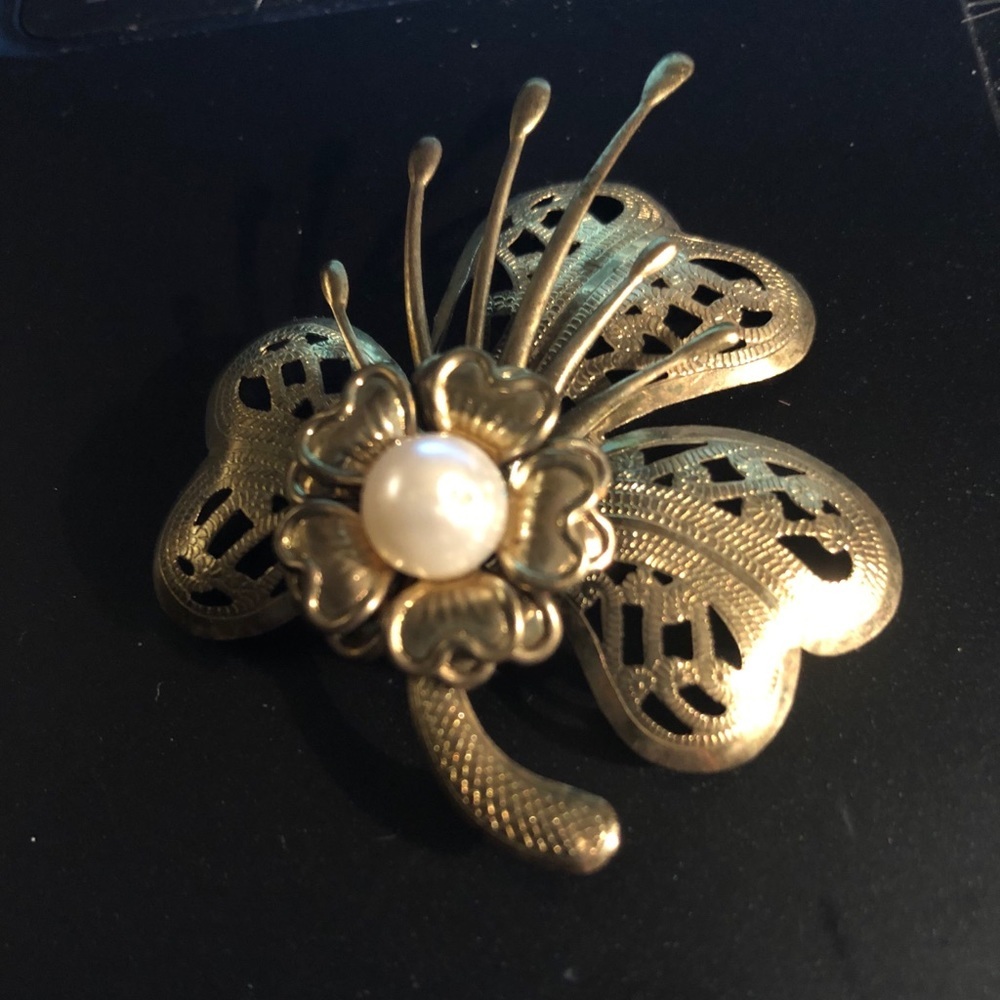 Vintage Shamrock Brooch
